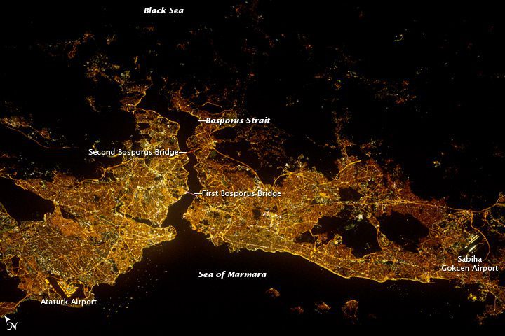 A Blend of Asia and Europe: Istanbul Glows at Night